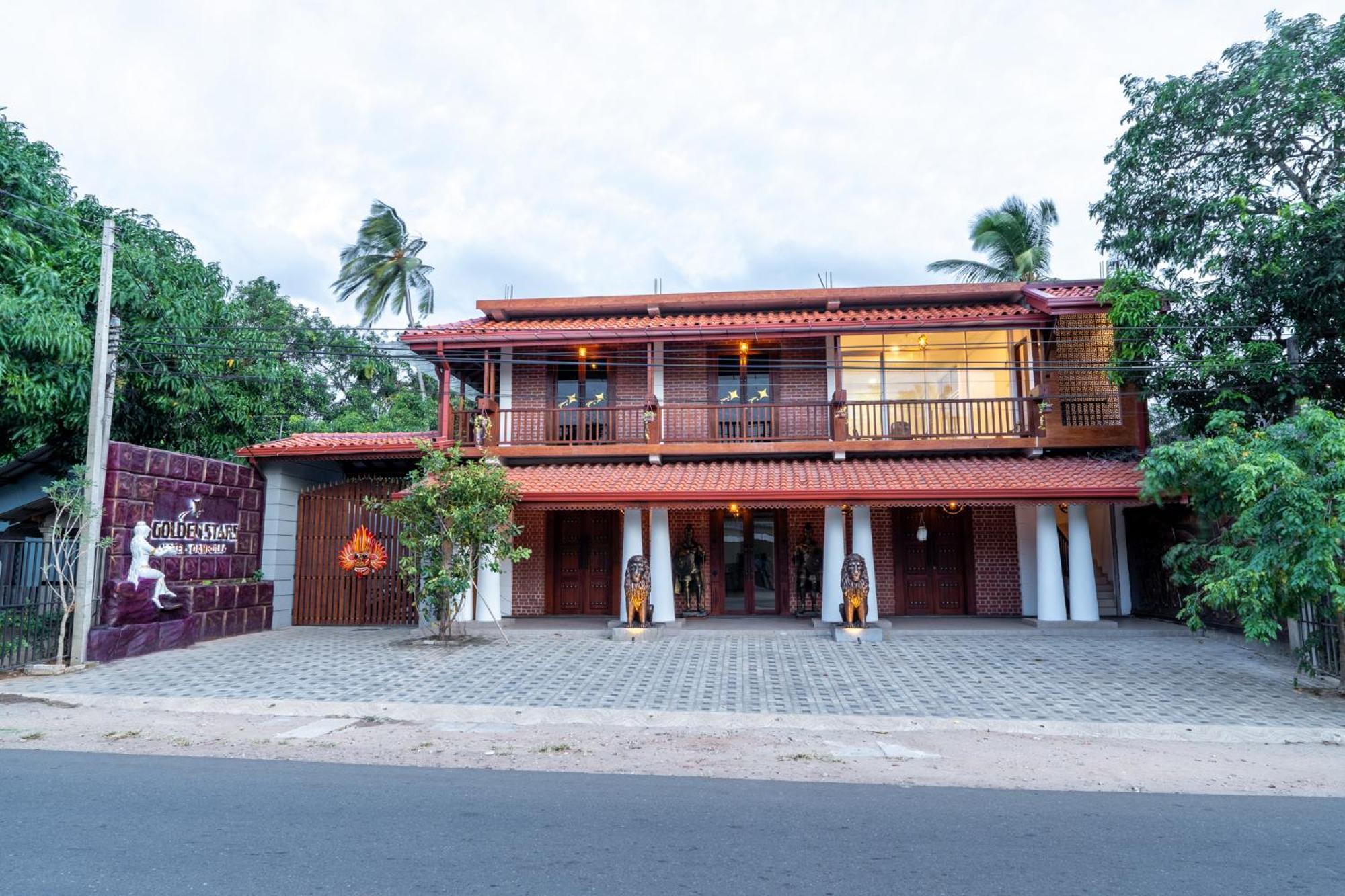 Golden Stars Hotel Dambulla Exteriör bild