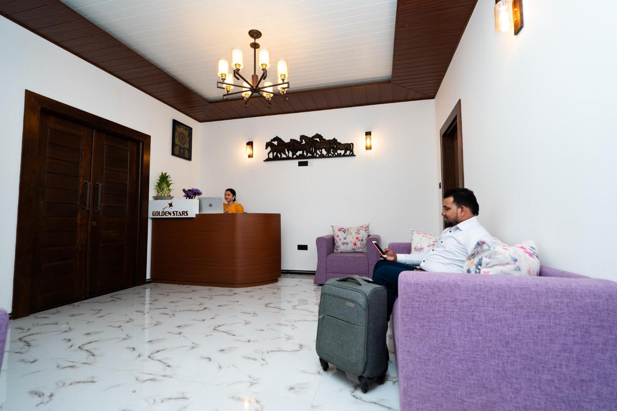 Golden Stars Hotel Dambulla Exteriör bild