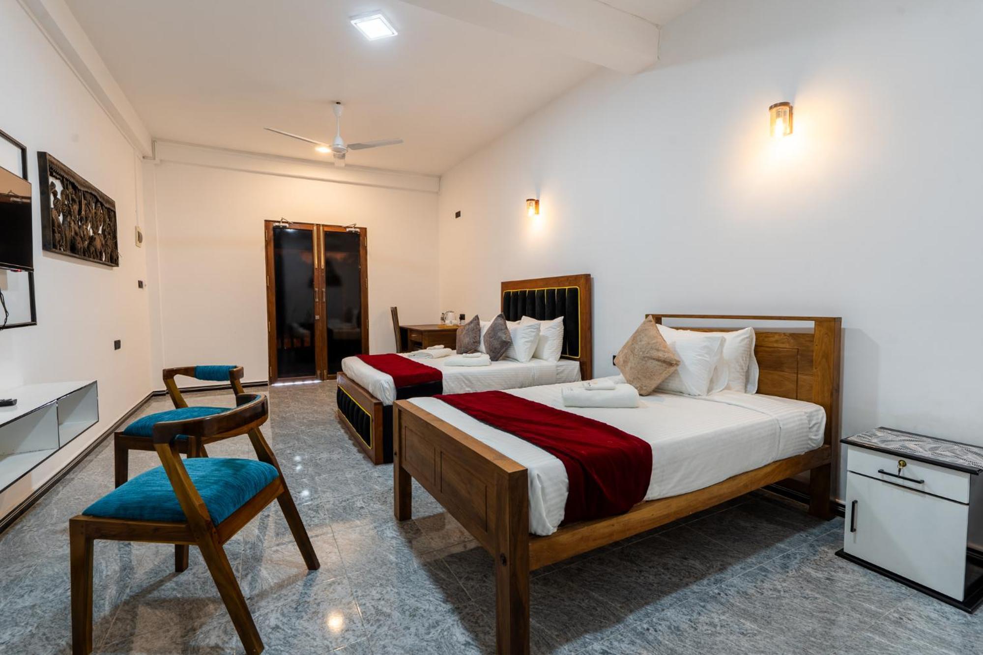 Golden Stars Hotel Dambulla Exteriör bild