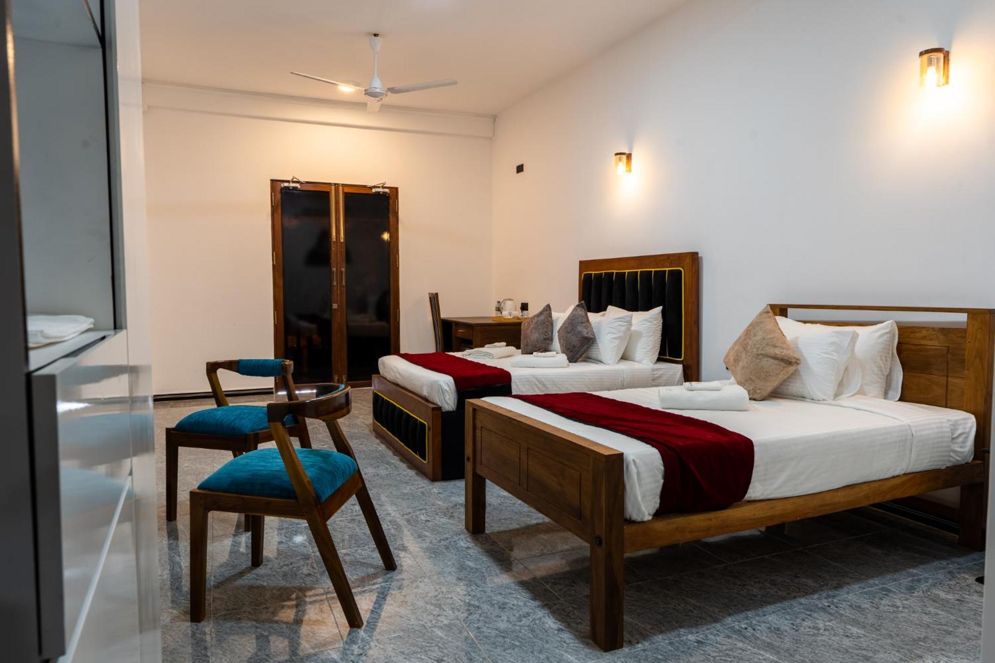 Golden Stars Hotel Dambulla Exteriör bild