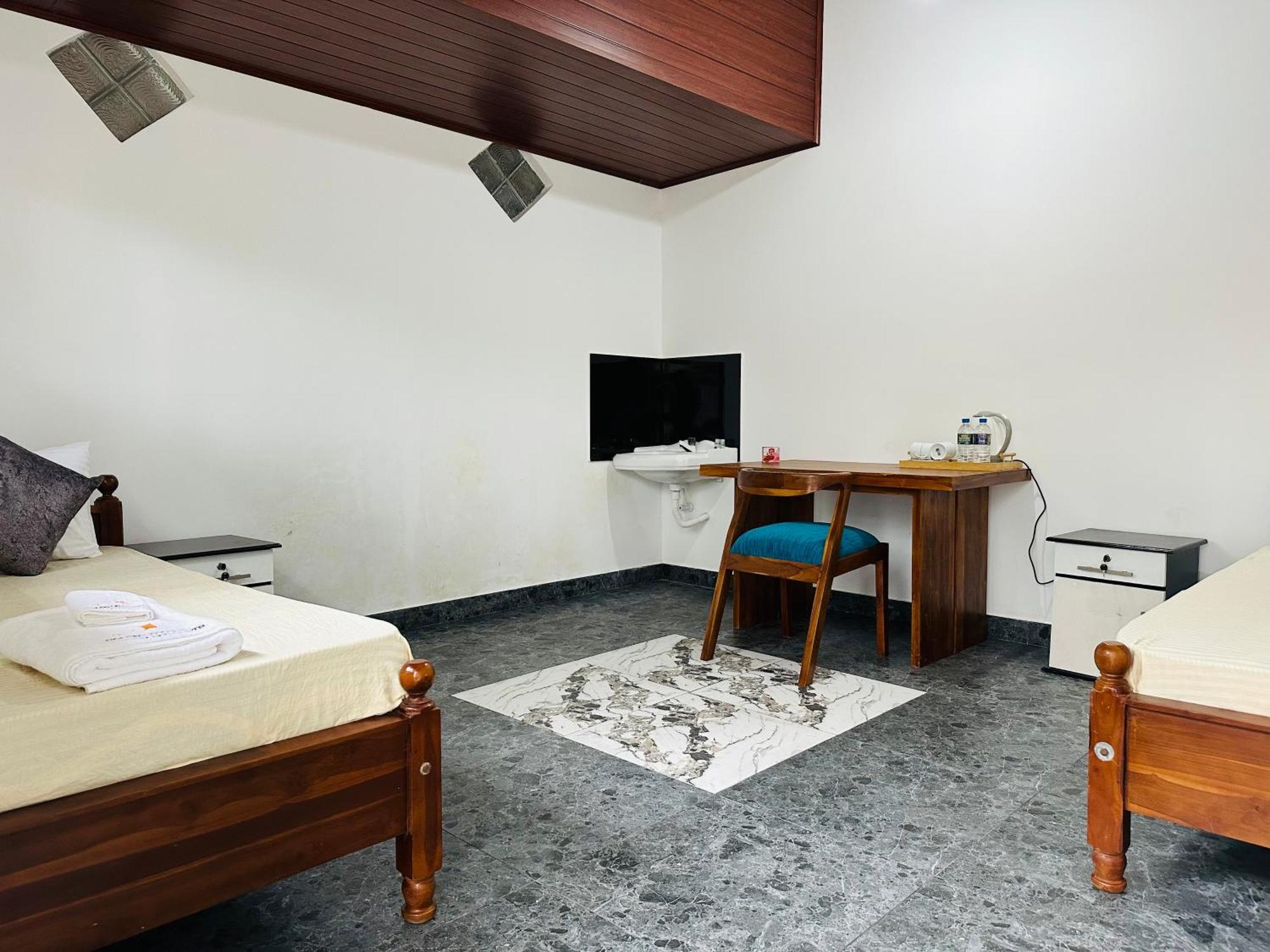 Golden Stars Hotel Dambulla Exteriör bild