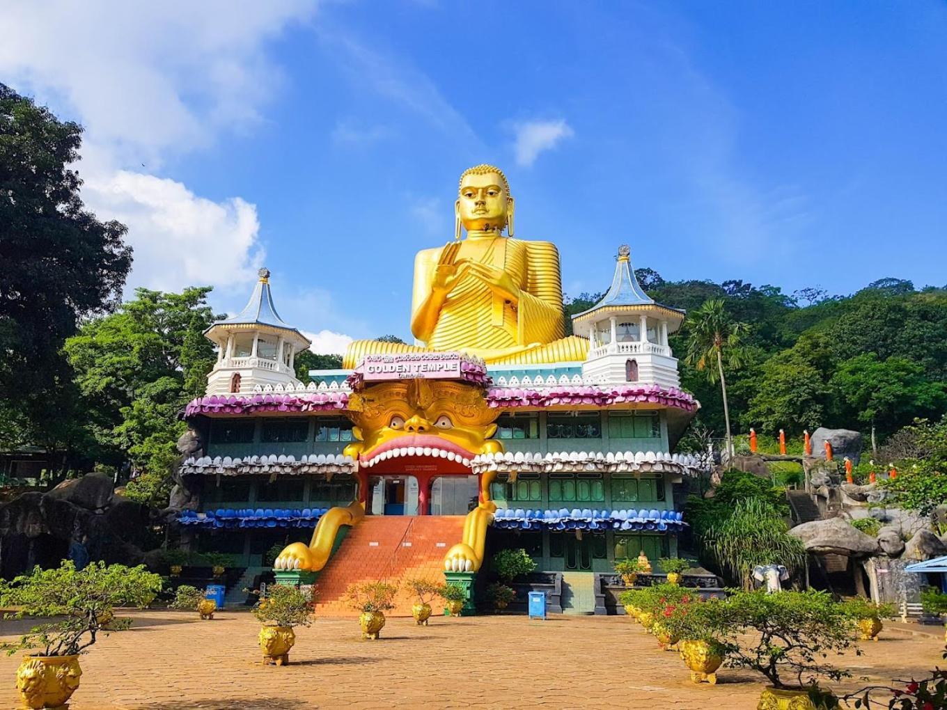 Golden Stars Hotel Dambulla Exteriör bild
